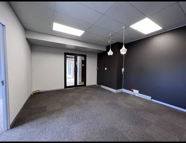 235M² OFFICE TO LET IN TYGERFALLS